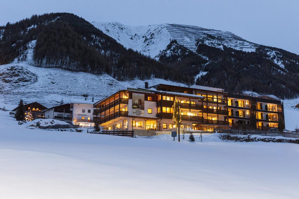 Langtaufererhof Hotel Melago Exterior photo