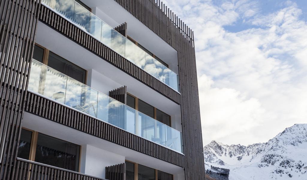 Langtaufererhof Hotel Melago Exterior photo