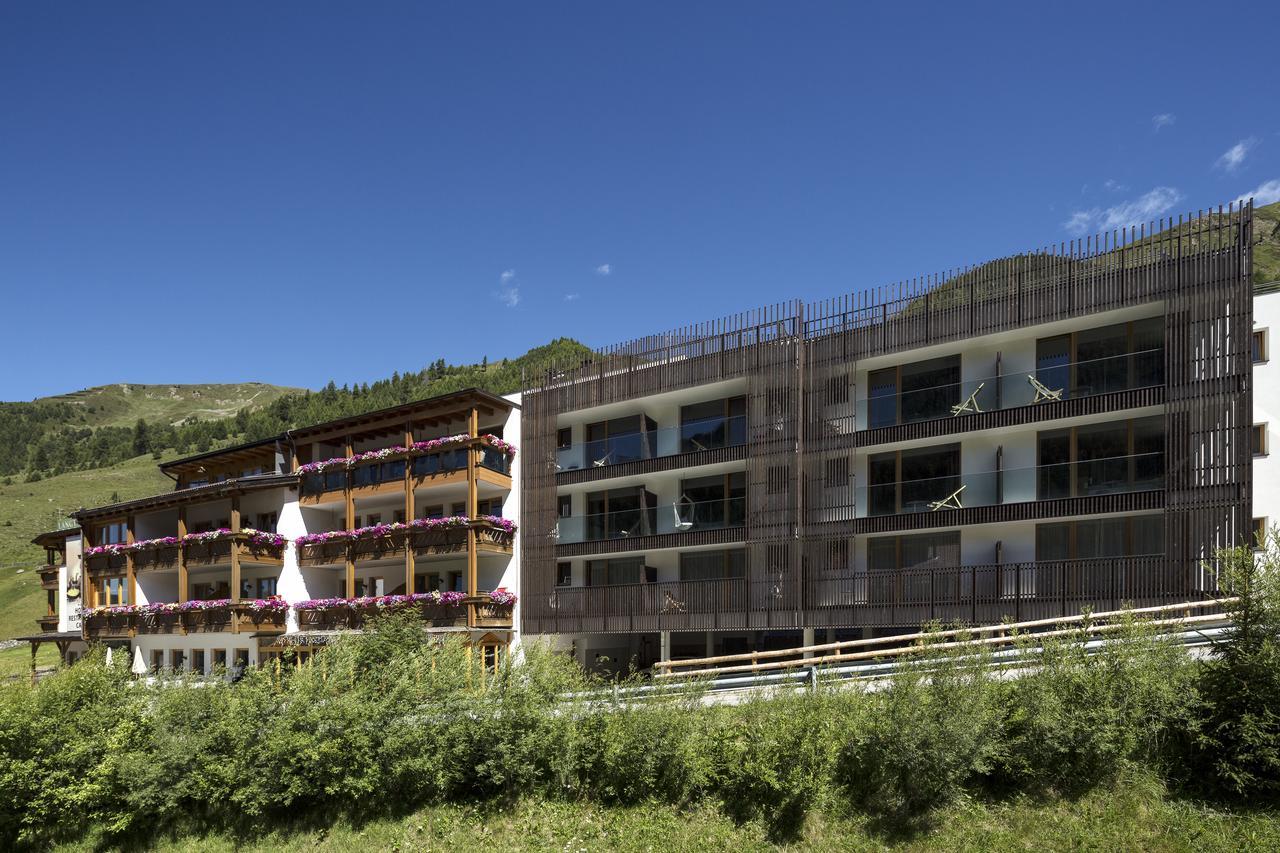 Langtaufererhof Hotel Melago Exterior photo